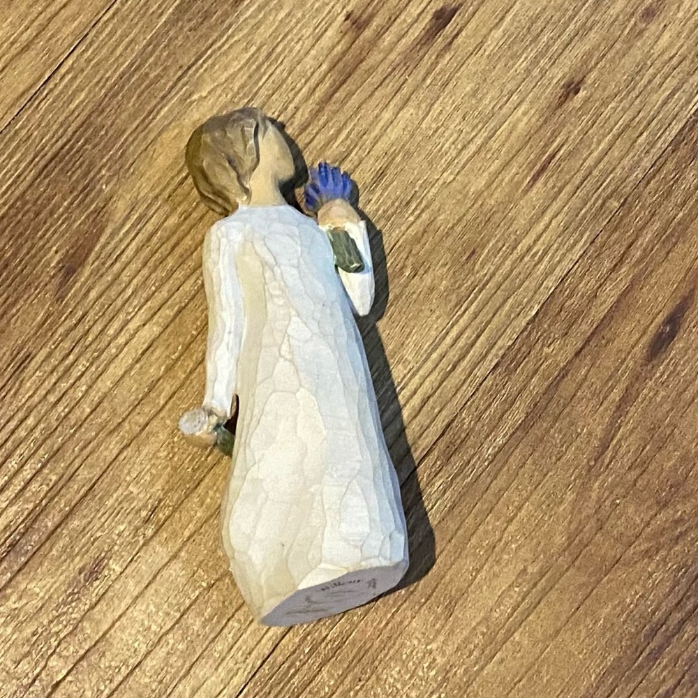 Willow Tree Figurine - Lavender Grace 2011